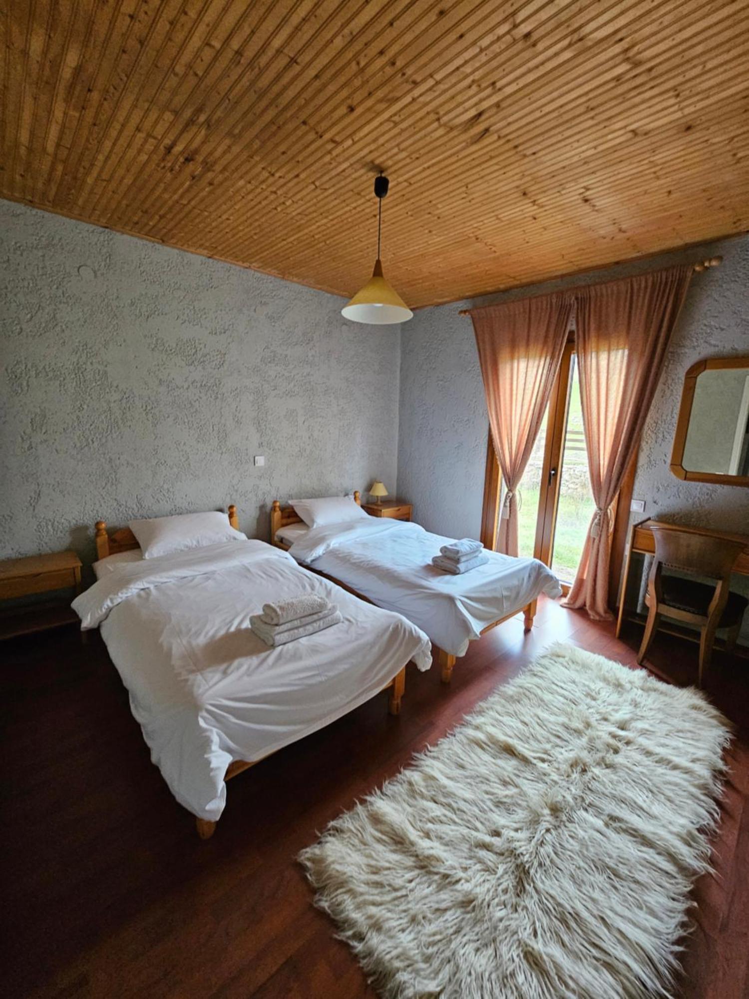 Orino Livadi Mount Villa IV อาราโชวา ภายนอก รูปภาพ