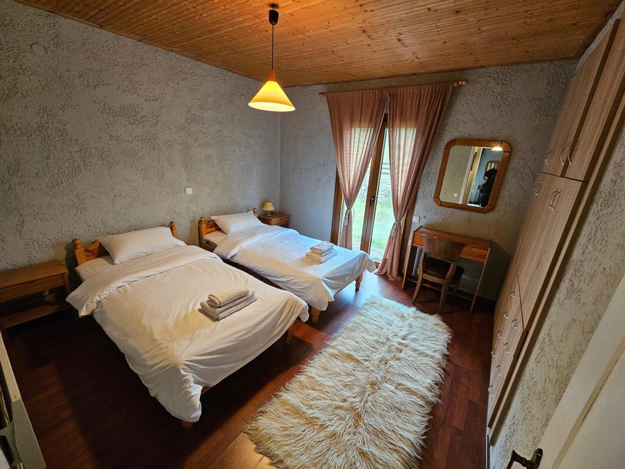 Orino Livadi Mount Villa IV อาราโชวา ภายนอก รูปภาพ